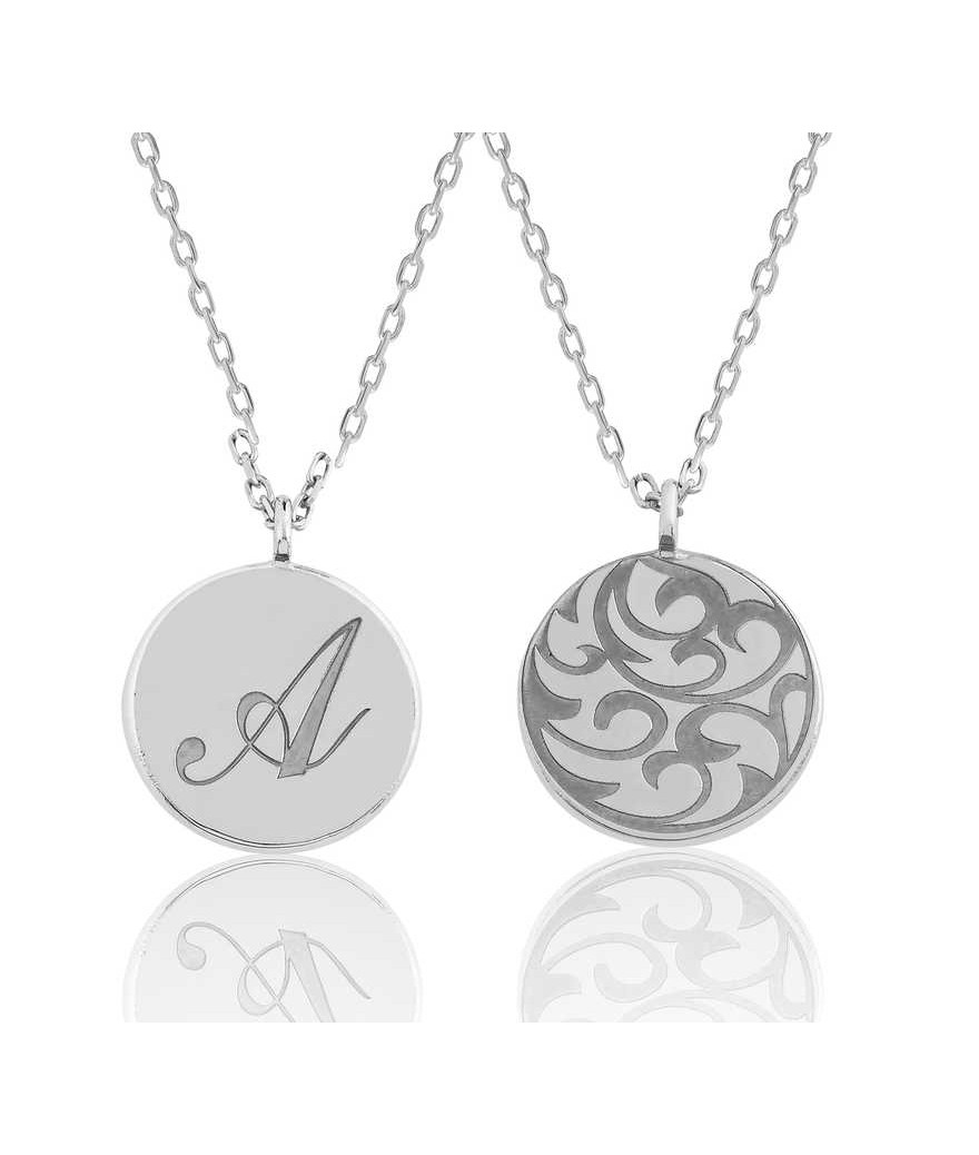 Gümüş Arkası Desenli Harfli Plaka Kolye