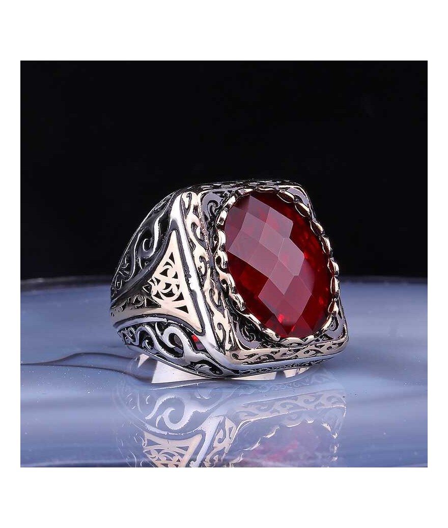 ​Gümüş Fasetli Kırmızı Taşlı Kare Erkek Yüzük