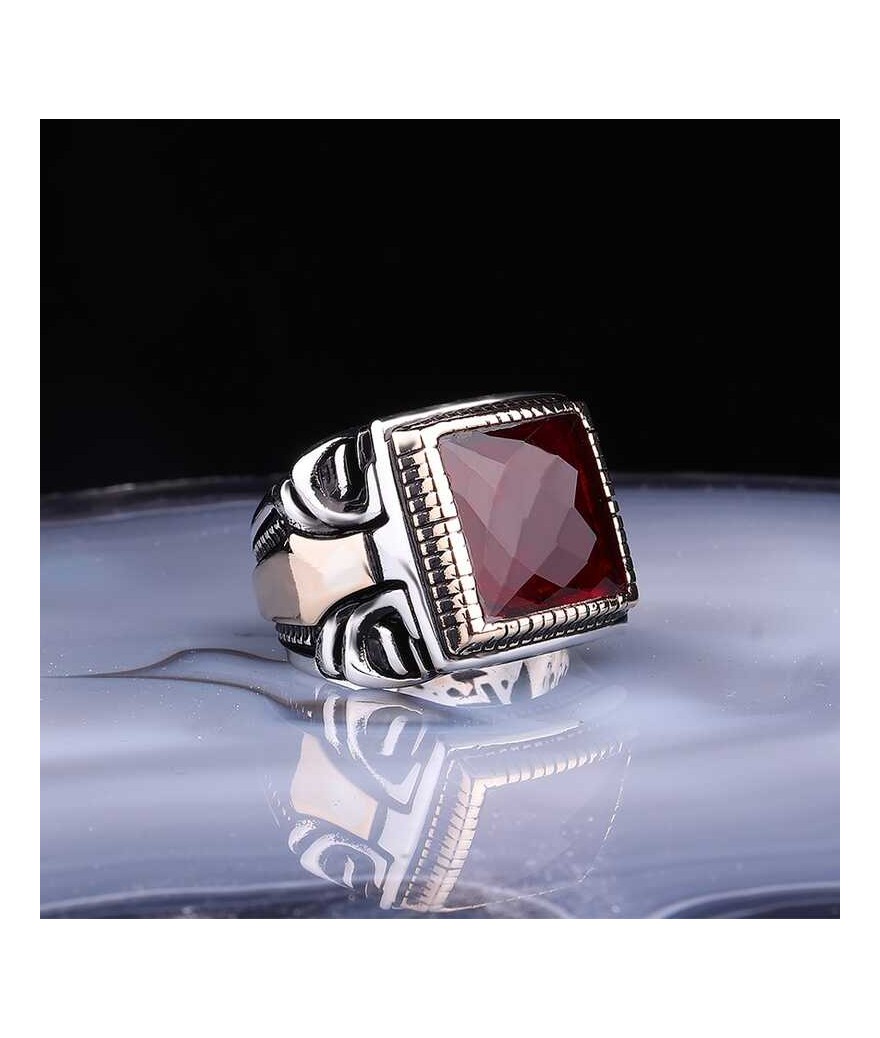 Gümüş Kare Fasetli Bordo Taşlı Erkek Yüzük